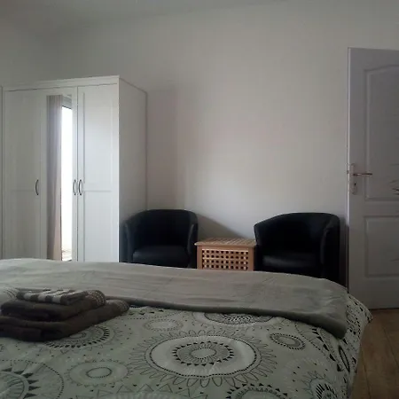 Hotes De B&B 리부른
