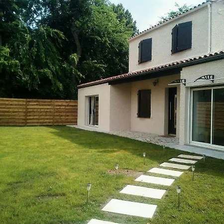 Hotes De B&B 리부른